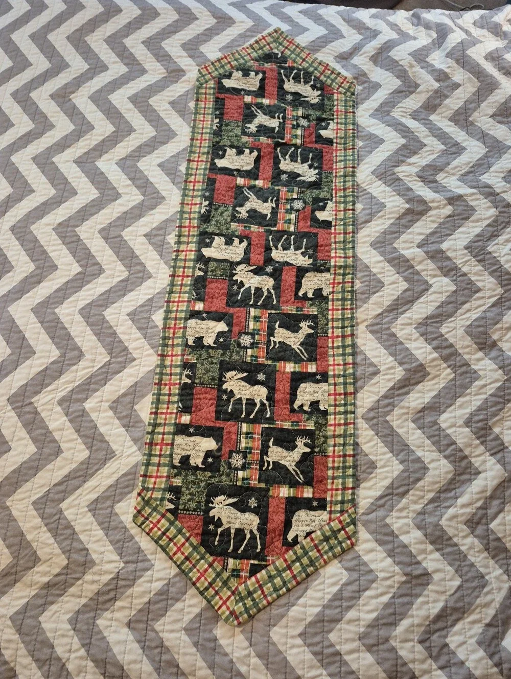 🌿5/$25 Quilted Christmas Wildlife Tablerunner